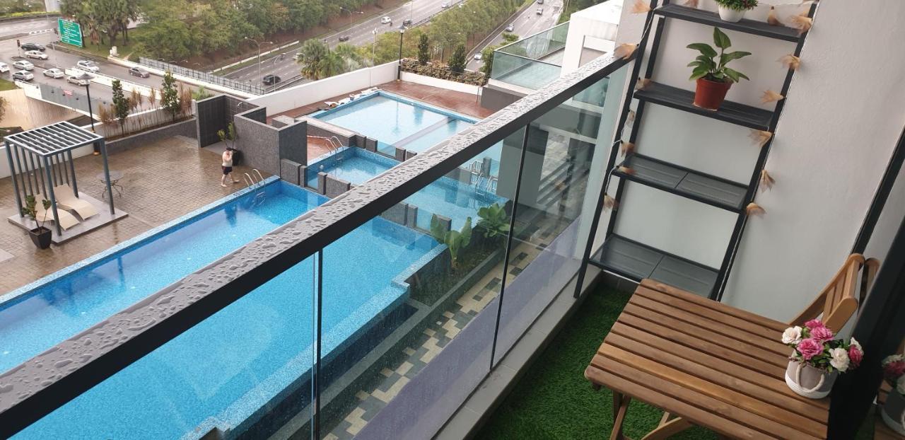 Mlh Deluxe Studio Suites @ Landmark Residence Cheras Dış mekan fotoğraf